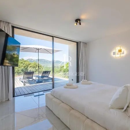 Villa Cala Serena *