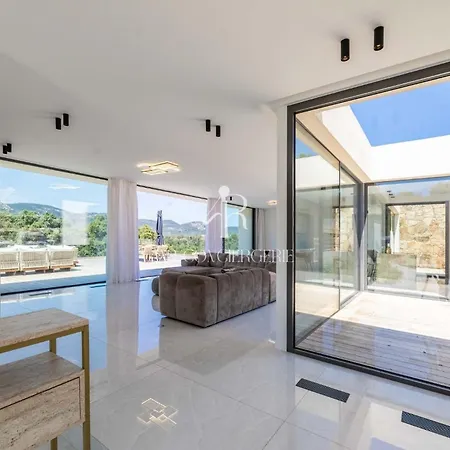 Cala Serena Дзондза